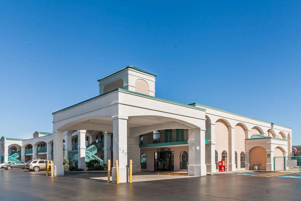 Super 8 By Wyndham Murfreesboro Bagian luar foto