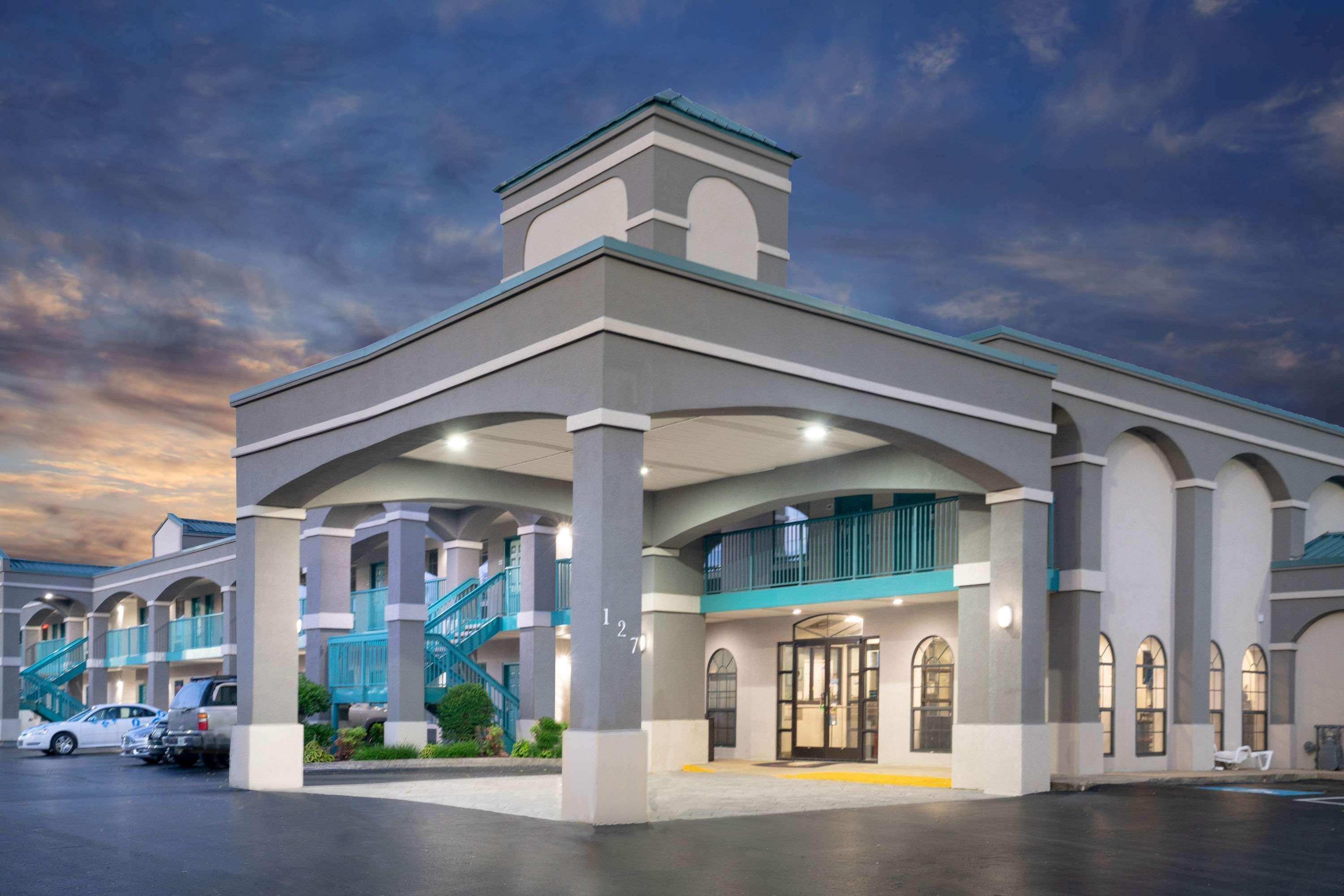 Super 8 By Wyndham Murfreesboro Bagian luar foto