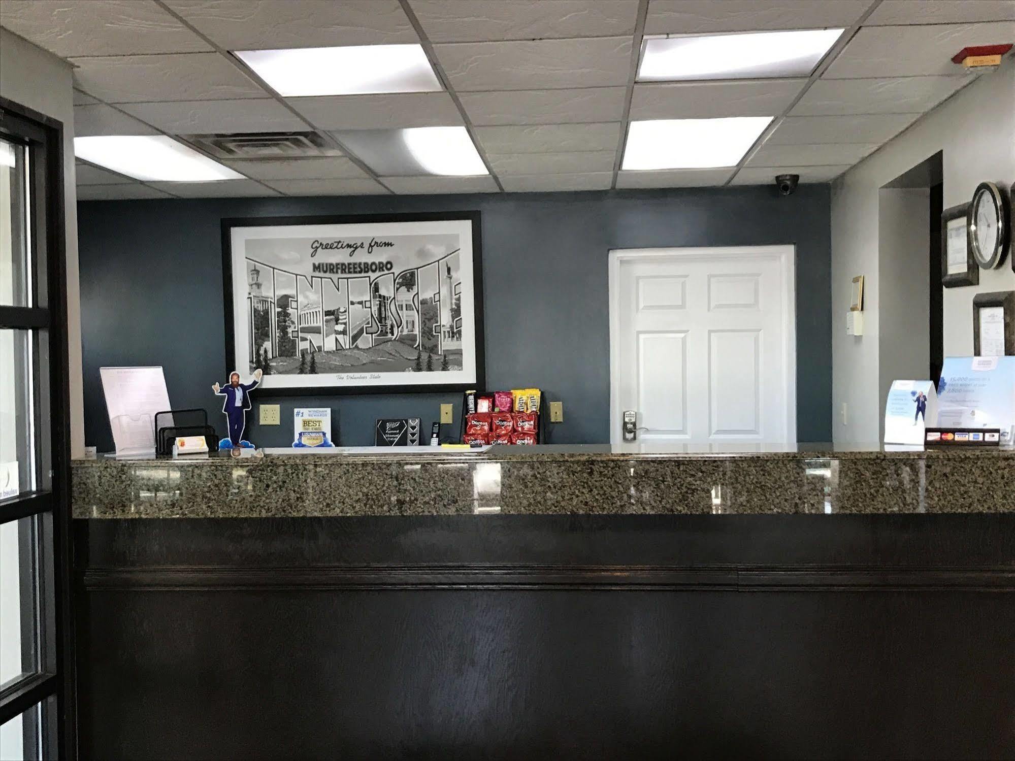 Super 8 By Wyndham Murfreesboro Bagian luar foto
