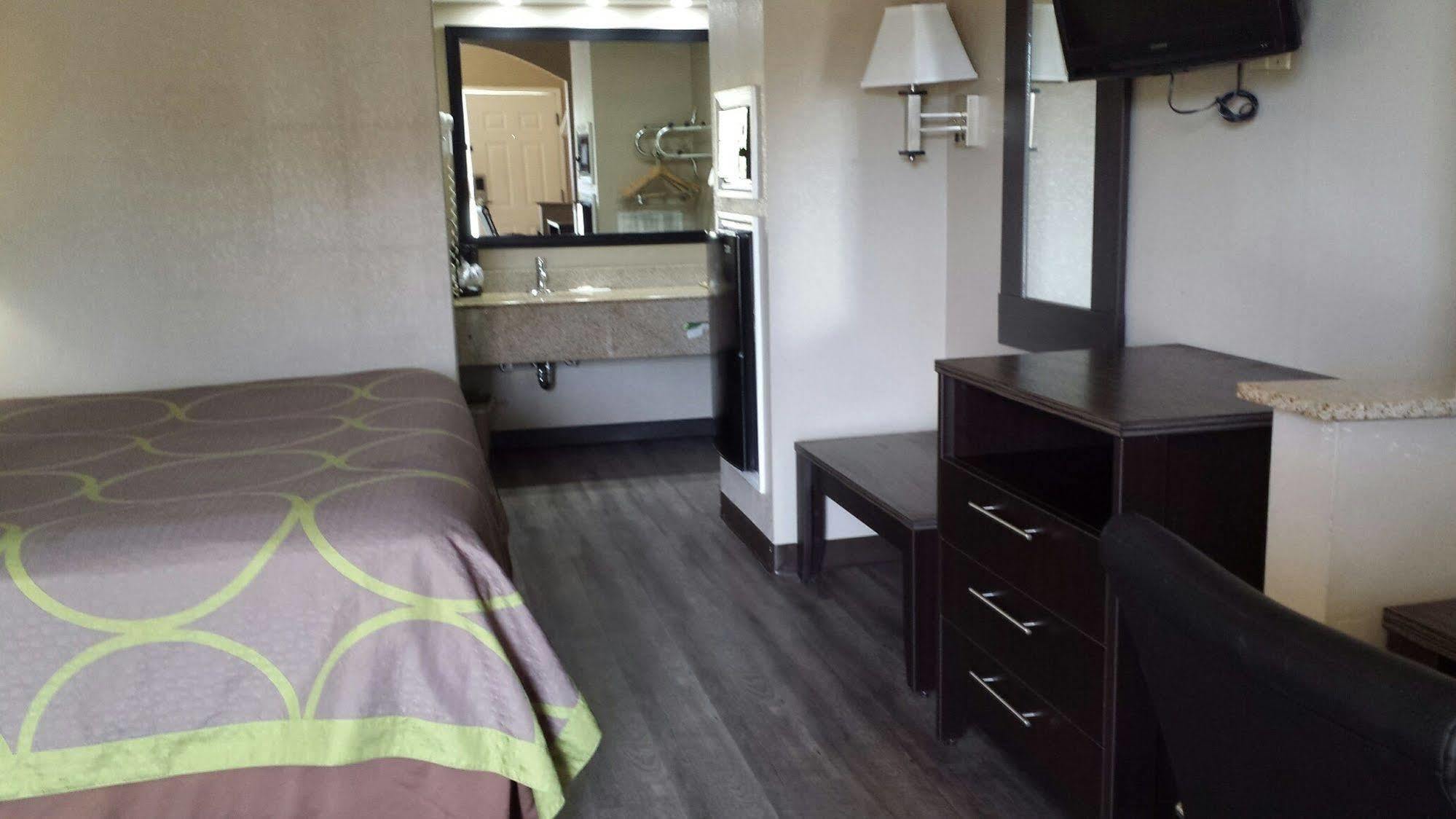 Super 8 By Wyndham Murfreesboro Bagian luar foto